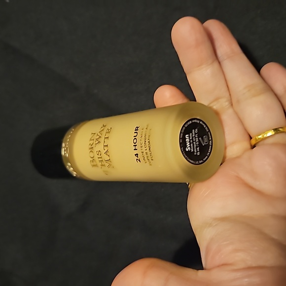 Too Faced Born thus way Matte 24 hrs - Picture 3 of 4